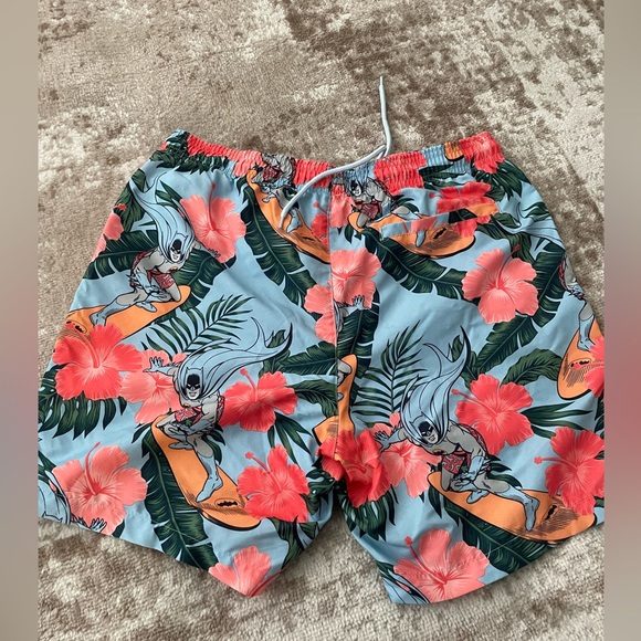 Men’s Batman Hawaiian Swim Shorts Size Med - Picture 3 of 4
